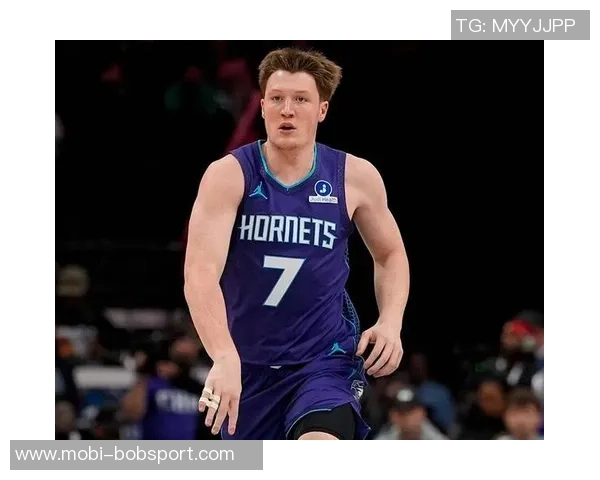 克尼佩尔下半场发力却三分失准11投5中仅得12分4篮板表现平平