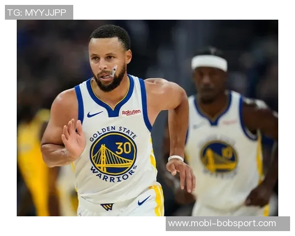 库里谈进攻角色变化斯潘塞主控让我更专注无球跑动创造空间