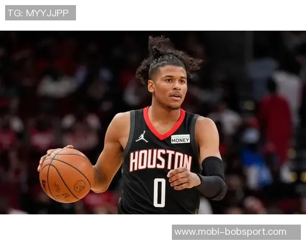 杰伦格林谈球队默契：迅速融入阵容展现出色配合能力